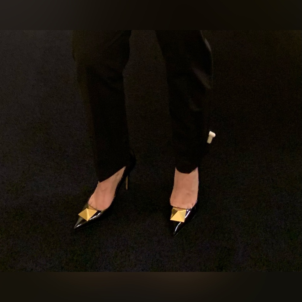 NEW Valentino Garavani One Stud Pointy-toe Patent Leather Pumps. 7.5 US/37.5 EU - Picture 4 of 13